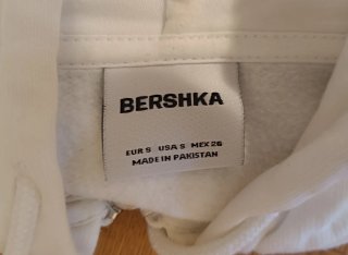 Sudadera Bershka blanca con estrella