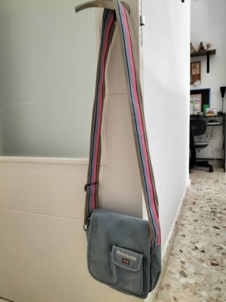 Bandolera Reebok azul