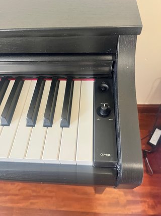 Piano Yamaha Clavinova CLP-825