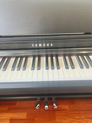 Piano Yamaha Clavinova CLP-825