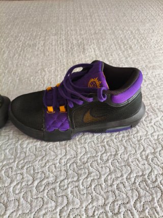 Zapatillas Nike Baloncesto Hombre Morado/Negro