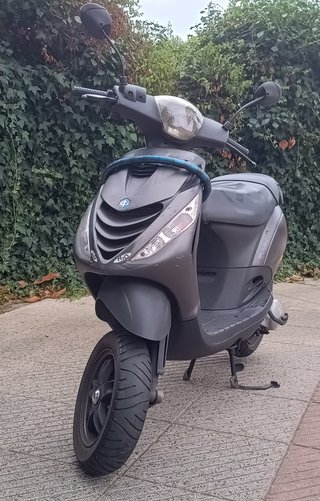 Piaggio Zip SP H2O catalyzed. Scooter 49cc  2001