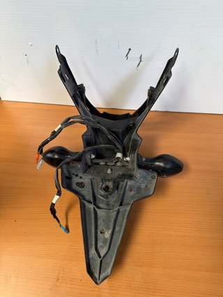 Portamatrículs Honda CB 500 F con intermitentes 16