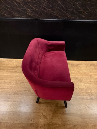 Sofá de terciopelo rojo 2 plazas