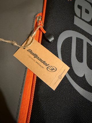 Paletero Bullpadel Advance Negro y Gris