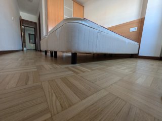 Canapé doble de madera y metal