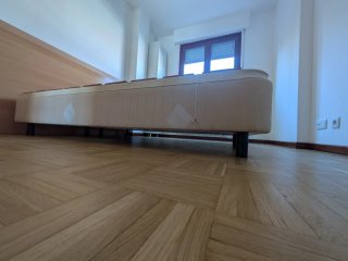 Canapé doble de madera y metal