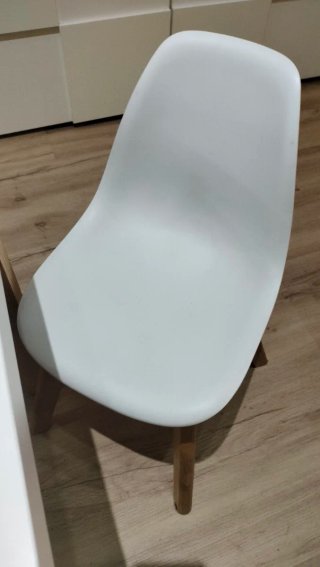 Mesa Nórdica + 2 Sillas Blancas