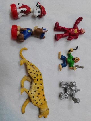 Lote 6 figuras de juguete