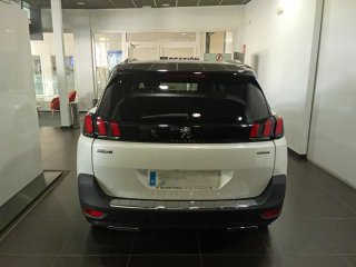Peugeot 5008 2021