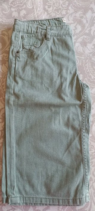 Pantalón corto niño T.16 marca brotes