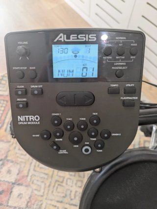 Batería electrónica Alesis Nitro Mesh Kit. NUEVA
