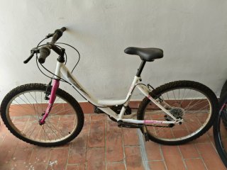 Bicicleta de Montaña Blanca y Rosa