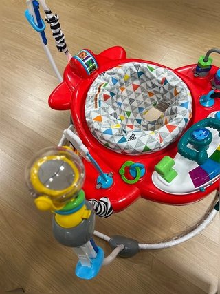 Baby Einstein Saltador y Centro Actividades 2en1
