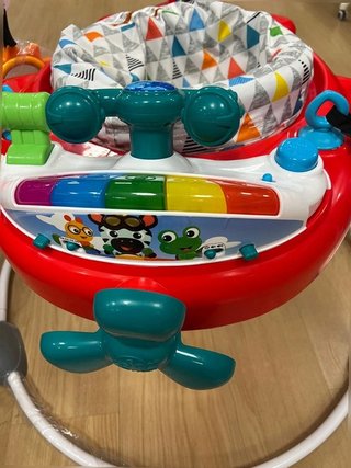 Baby Einstein Saltador y Centro Actividades 2en1