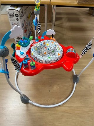 Baby Einstein Saltador y Centro Actividades 2en1