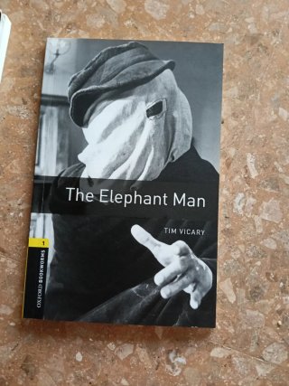 Oxford Bookworms Library: Stage 1: The Elephant...
