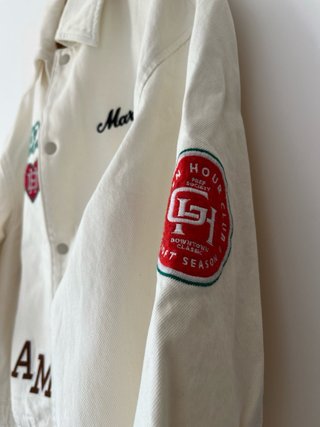 Chaqueta Bershka M parches bordados