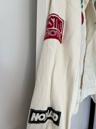 Chaqueta Bershka M parches bordados