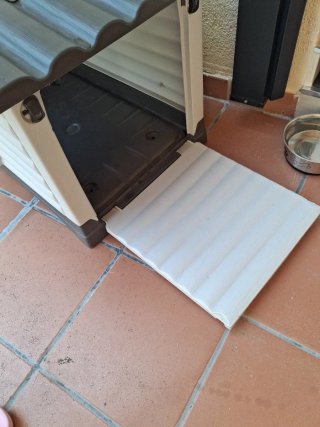 Caseta para perro beige y gris