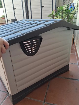 Caseta para perro beige y gris