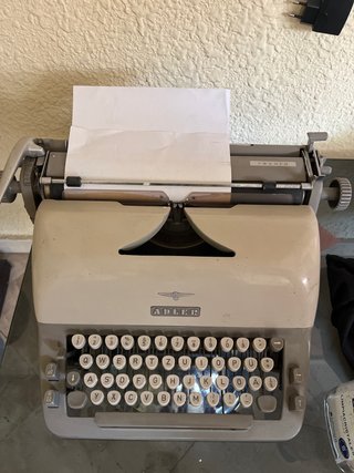 Máquina de escribir antigua
