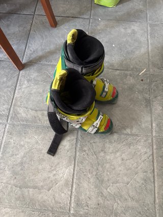 Botas de esquí Nordica verdes y amarillas