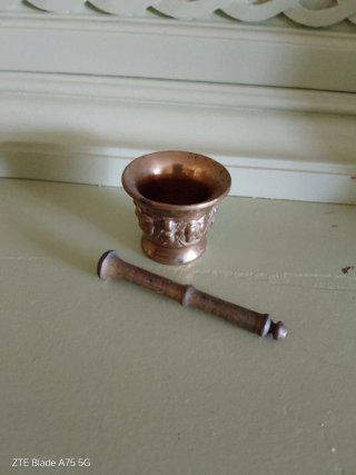 Almirez antiguo de bronce