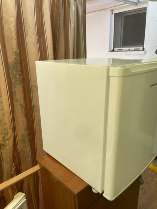 Congelador INFINITON CV-50W 33L como nuevo.
