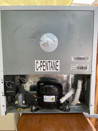 Congelador INFINITON CV-50W 33L como nuevo.