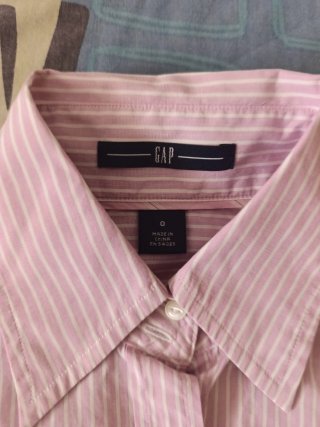 2 Camisas GAP Rayas Verdes y Rosas
