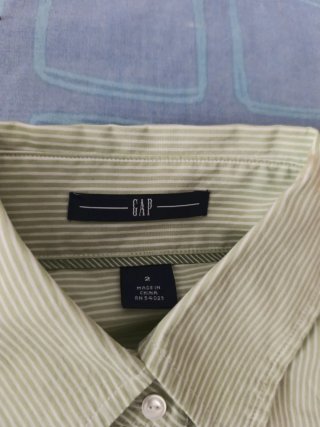 2 Camisas GAP Rayas Verdes y Rosas