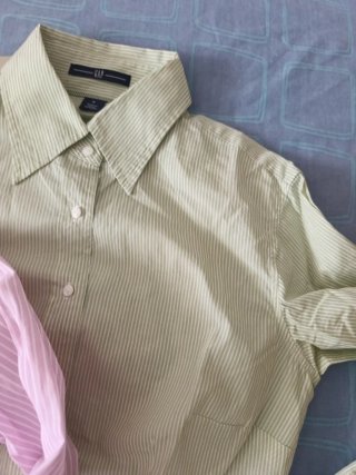 2 Camisas GAP Rayas Verdes y Rosas
