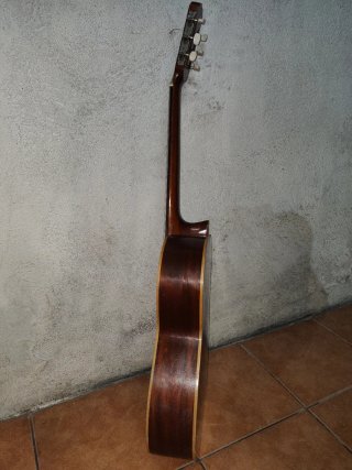 Guitarra clásica Admira Sevilla, modelo vintage