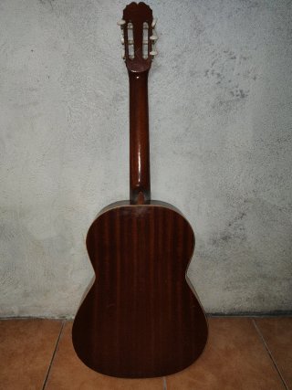 Guitarra clásica Admira Sevilla, modelo vintage
