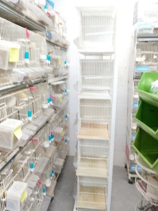 Carro con 5 jaulas para pájaros