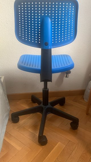 Silla de escritorio azul y negra