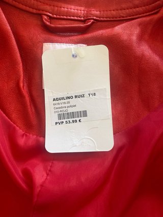 Cazadora polipiel roja sin estrenar