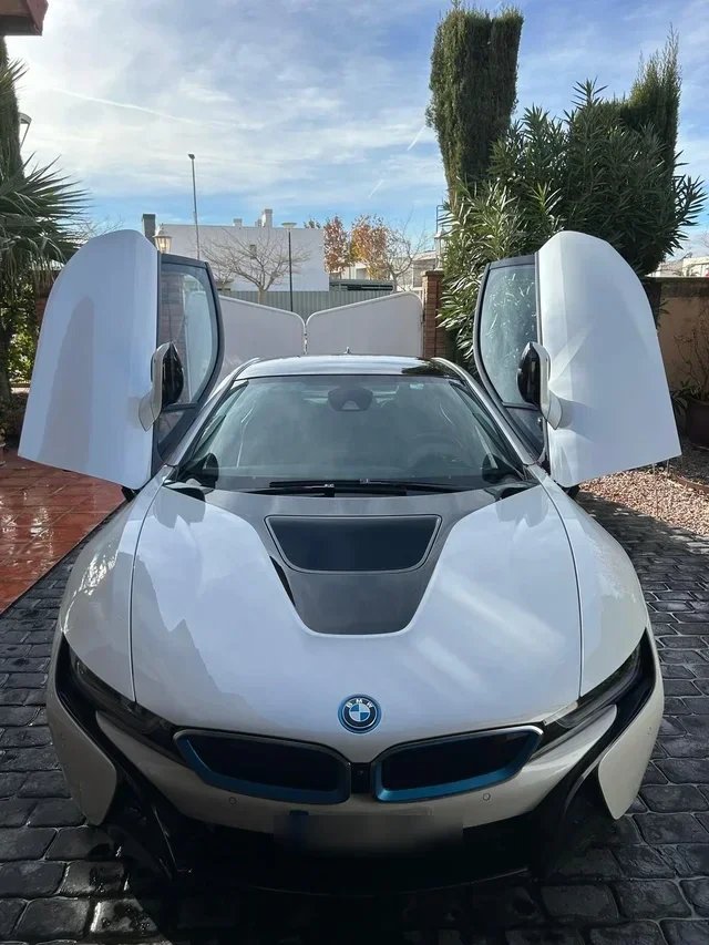 BMW i8 2015 - foto 1
