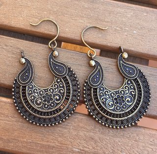 Pendientes Boho Negros y Dorados