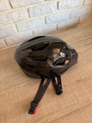 Casco, maillot y culotte ciclismo
