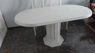 Mesa de comedor ovalada blanca