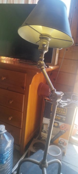 Lámpara de mesa metálica ajustable