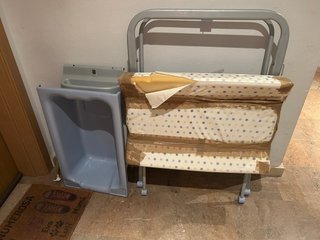 REGALO- Cambiador y bañera para bebé.