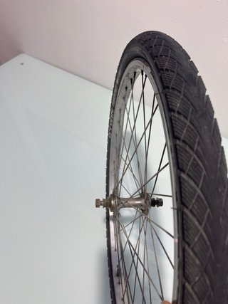 Rueda de bicicleta delantera