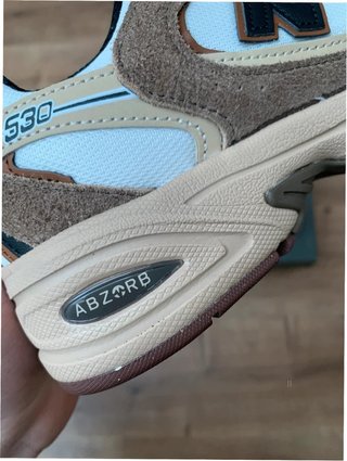 New Balance 530 Beige/Marrón Talla 38.5