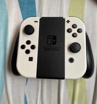 Nintendo Switch OLED Blanca y Negra