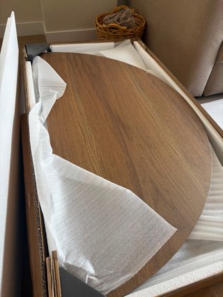Mesa comedor extensible en chapa de roble avellana