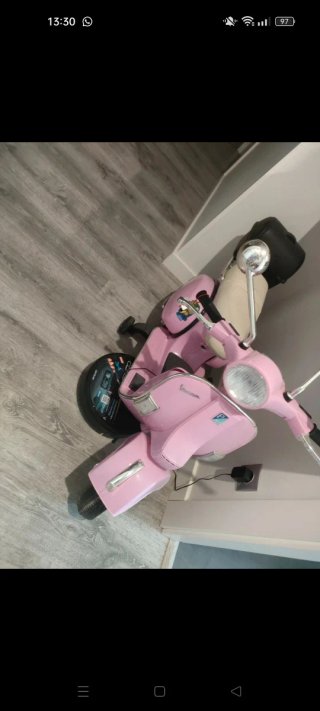 Moto Vespa Niña Rosa