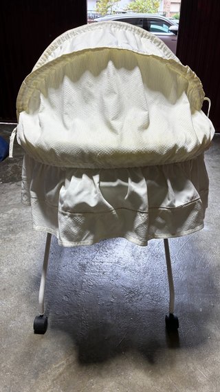 Capazo de bebé blanco
